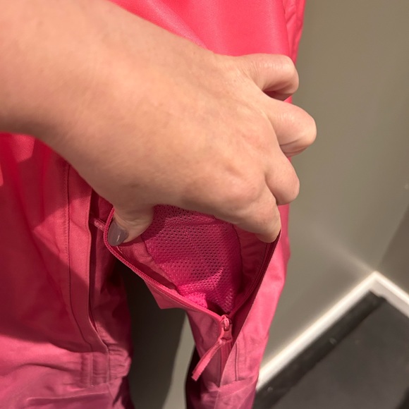 ✨Under Armour pink/pure ombre ski pants - Picture 5 of 15